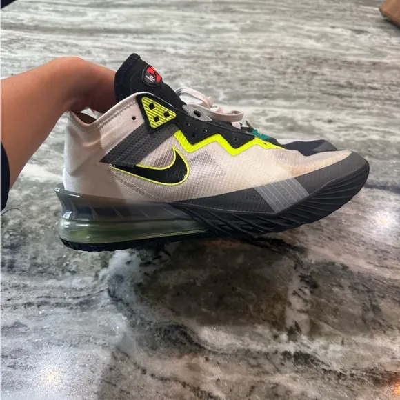Nike Lebron Air Max Shoes Men’s 9