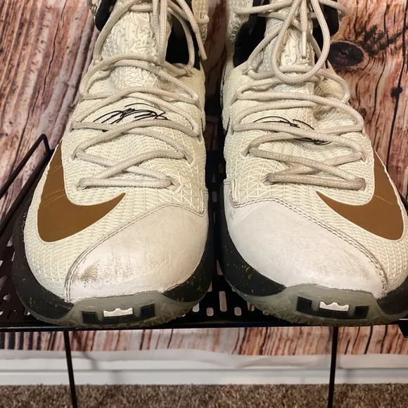 Nike Lebron James Elite 13s XIII Gold/White Mens Sz. 14