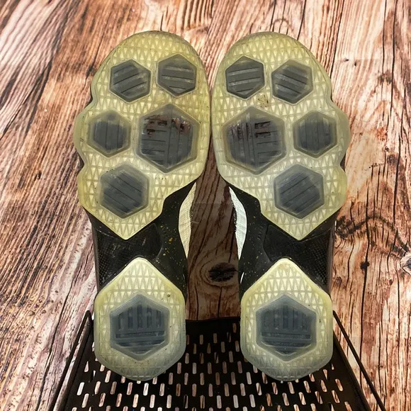 Nike Lebron James Elite 13s XIII Gold/White Mens Sz. 14