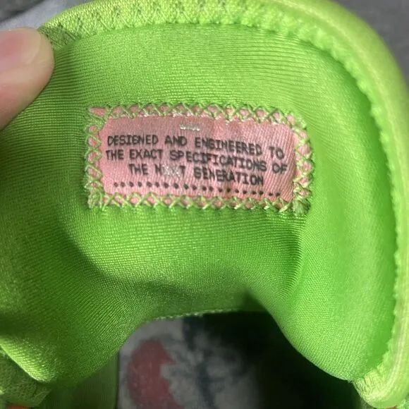 Nike‎ Lebron XX 20 GS Stocking Stuffer Shoes Grinch Youth US 7Y DQ8646-300