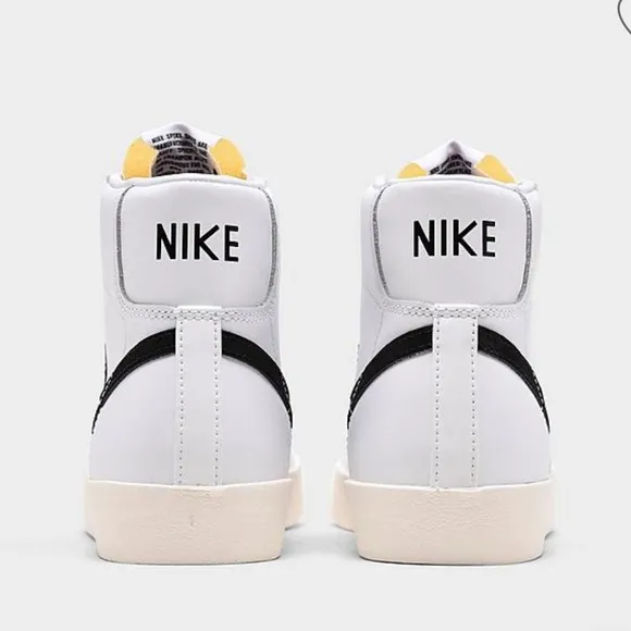 Nike Mens Blazer Mid 77 Vintage Shoes