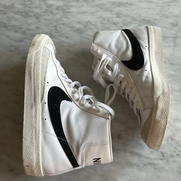 Nike Mens Blazer Mid 77 Vintage Shoes
