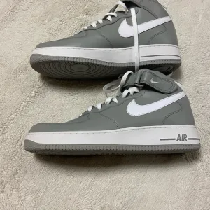 Nike Men's Gray High-Top Sneakers
