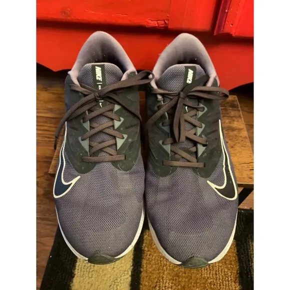 Nike Mens Quest 3 CD0230-002 Size 11 Black Running Shoes Sneakers EUC Grey Black