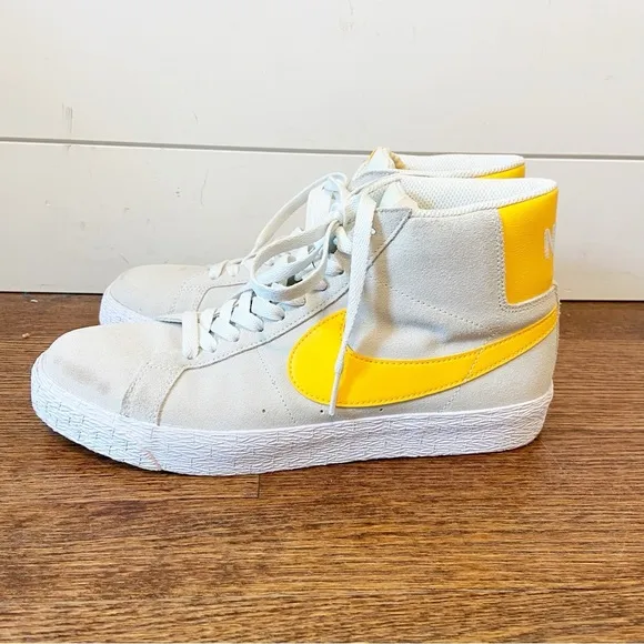 Nike | Men’s SB Blazer Mid Summit White/Laser Orange High Top Sneakers Size 8