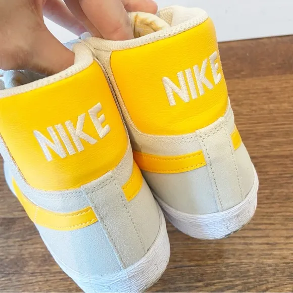 Nike | Men’s SB Blazer Mid Summit White/Laser Orange High Top Sneakers Size 8