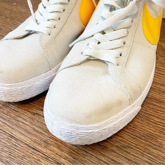 Nike | Men’s SB Blazer Mid Summit White/Laser Orange High Top Sneakers Size 8