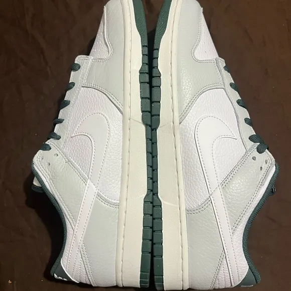 Nike Men's White and Green Sneakers Dunk Low SE Vintage Green