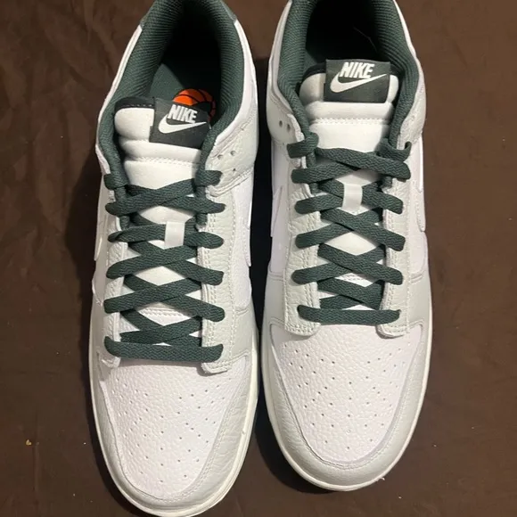 Nike Men's White and Green Sneakers Dunk Low SE Vintage Green