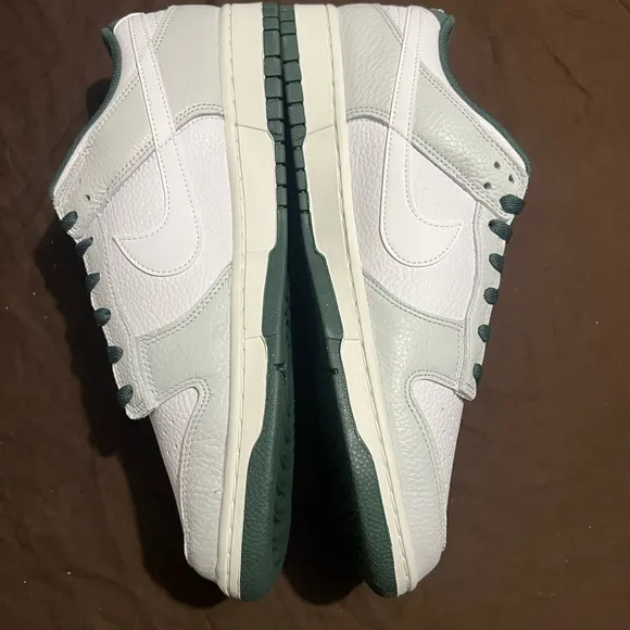 Nike Men's White and Green Sneakers Dunk Low SE Vintage Green