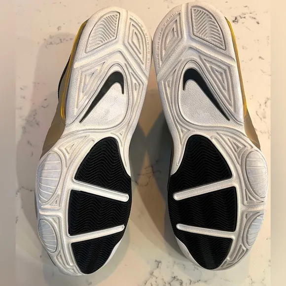 Nike Rare Air Max Wavy Men’s SZ.11 Vintage Basketball Shoes Gold/Black  New