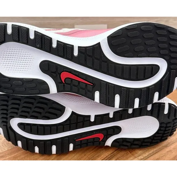 NIKE React Escape RN Running WMNS Sz 11 Shoes LT Orewood DJ9976 102 New