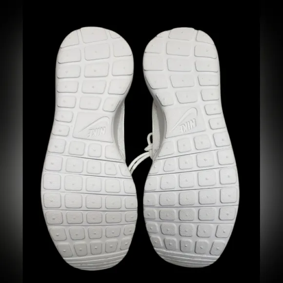 Nike Roshe One (GS) 599729 102 Size 7Y White Wolf Gray