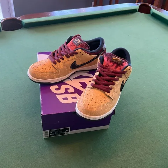 Nike SB Dunk Low Pro Shoes City of Cinema Celestial Gold and Black Brand New 11