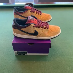Nike SB Dunk Low Pro Shoes City of Cinema Celestial Gold and Black Brand New 11