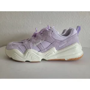 Nike Tech Hera Women's Shoes (Barely Grape/Pale Ivory/Gum Light Brown/White)8.5