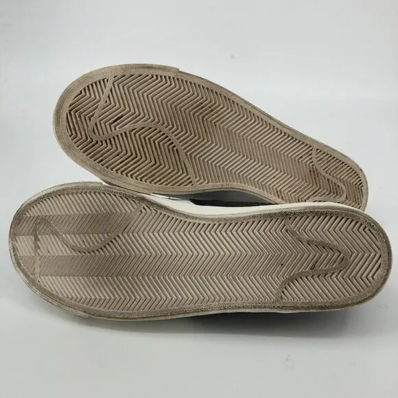 Nike White &amp; Black Athletic Sneakers | Classic Style, Size 8