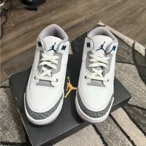 Nike White and Gray Sneakers with Classic Design