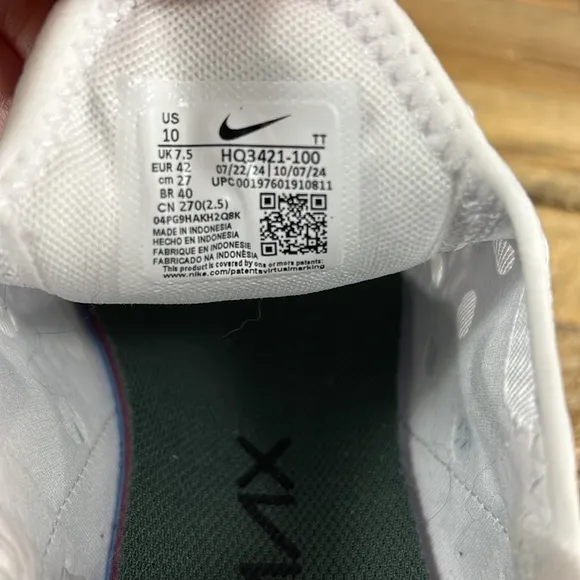 Nike Women's Air Max 270 - Sail/Vintage Green - 10