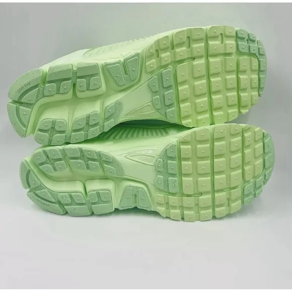 Nike Zoom Vomero 5 Running Shoes Pistachio Vapor Green HF5493-301 Men's Size 10
