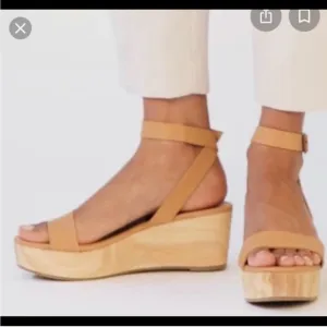 Nisolo Sarita Wooden Wedge Sandal Leather Wrap Ankle Strap Buckle Beige Size 9
