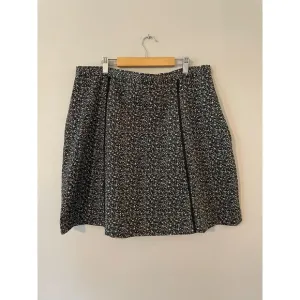Nora Gardner Short Skater Style Skirt 14
