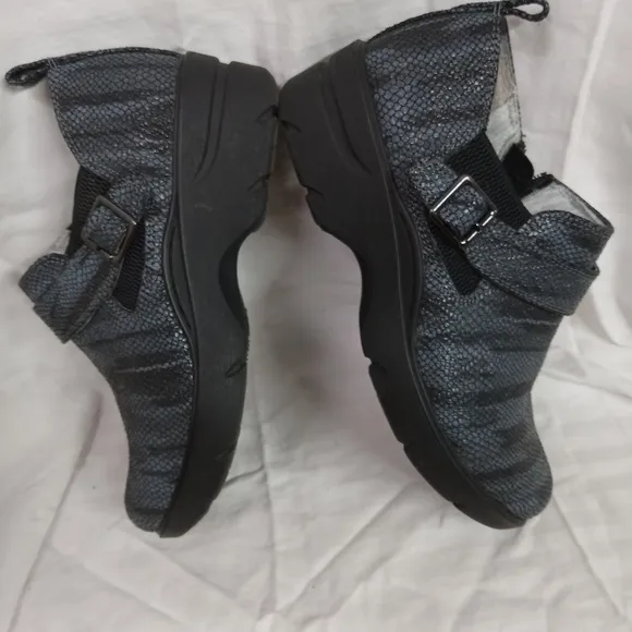 Nurse Mates Align Arya Charcoal Sweater Shoes Leather Clogs Size 7W