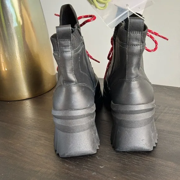 Nurture Whitney Water Resist Leather Lace-Up Lug Sole Platform Boots NWT 7 6.5