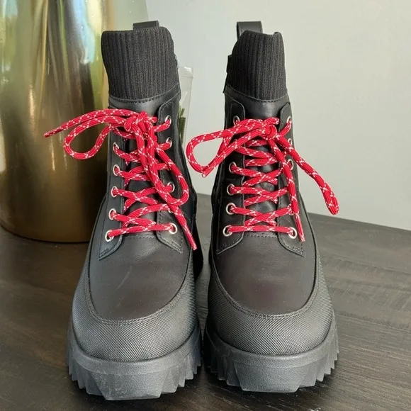 Nurture Whitney Water Resist Leather Lace-Up Lug Sole Platform Boots NWT 7 6.5