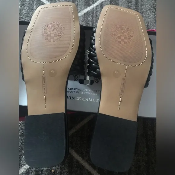 NWB Vince Camuto Leather Arissa Quilted Slide Sandals