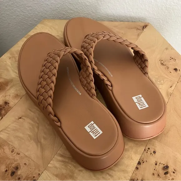 NWOB Fitflop Women F Mode Woven Leather Flatform Toe Post Sandals Latte Tan