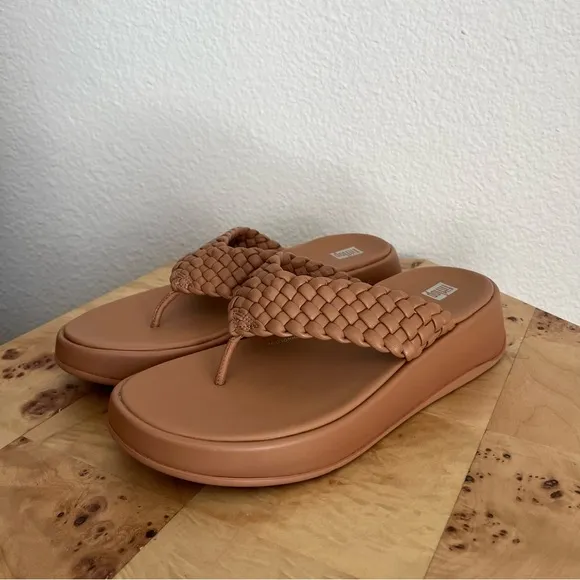 NWOB Fitflop Women F Mode Woven Leather Flatform Toe Post Sandals Latte Tan
