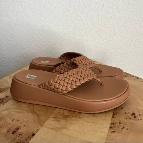 NWOB Fitflop Women F Mode Woven Leather Flatform Toe Post Sandals Latte Tan