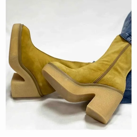 NWOB Free People Gigi Platform Boots in Camel