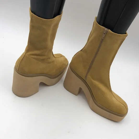 NWOB Free People Gigi Platform Boots in Camel