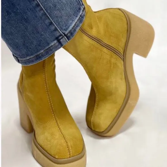 NWOB Free People Gigi Platform Boots in Camel