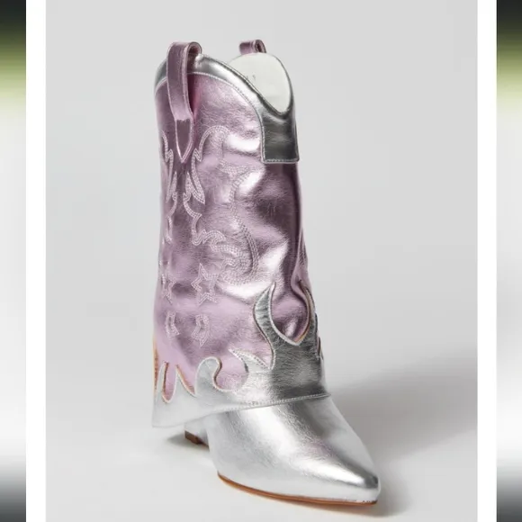 NWOB Metallic Western Space Cowgirl Silver &amp; Pink Wedge Bootie Size 7