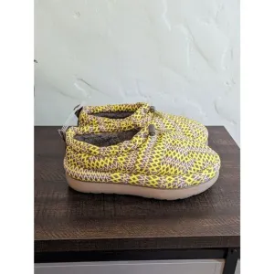 NWOB UGG Women's Maxi Heritage Braid Burnt Olive Platform Clog Shoes - Size 9