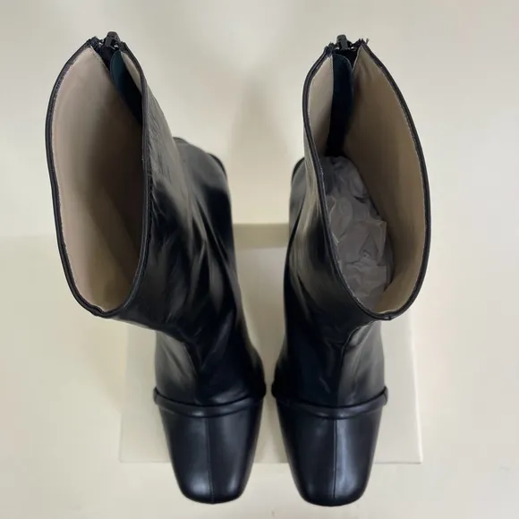 NWOT Chelsea Paris Gigi Ankle Leather Boots in Black Business Casual City Chic