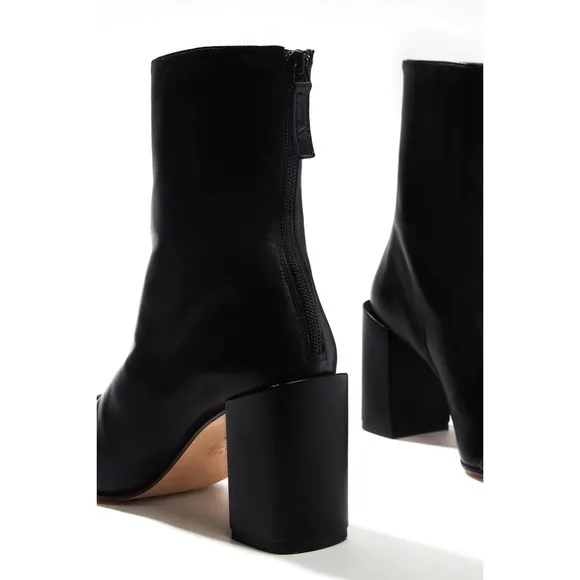 NWOT Chelsea Paris Gigi Ankle Leather Boots in Black Business Casual City Chic