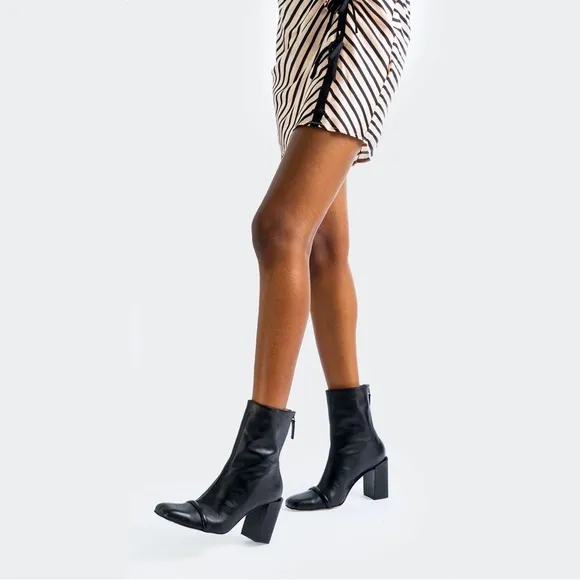 NWOT Chelsea Paris Gigi Ankle Leather Boots in Black Business Casual City Chic
