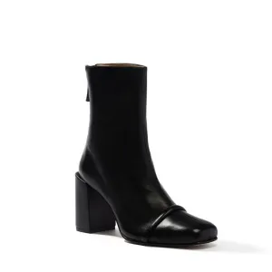 NWOT Chelsea Paris Gigi Ankle Leather Boots in Black Business Casual City Chic