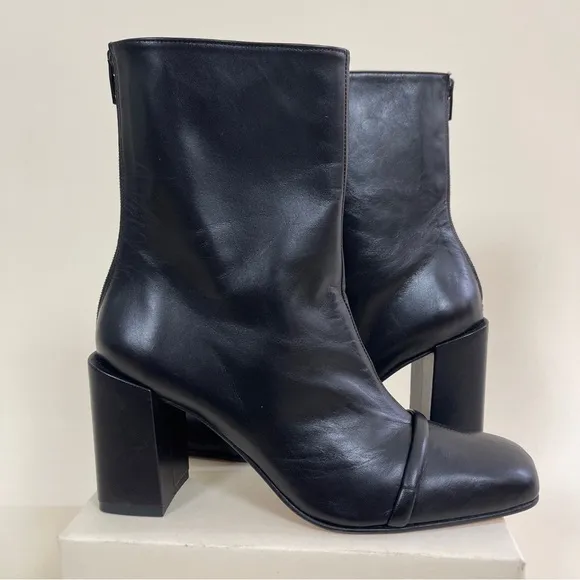 NWOT Chelsea Paris Gigi Ankle Leather Boots in Black Business Casual City Chic