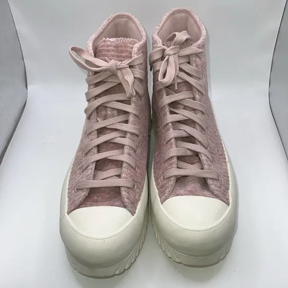 NWOT Converse Chucks Lugged 2.0 High Top Pink Velour Sneakers Shoes Womens 10.5
