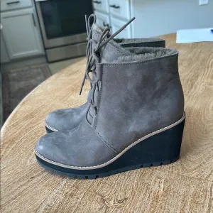NWOT Eileen Fisher Alpine Lamb Fur Wedge Booties 8.5