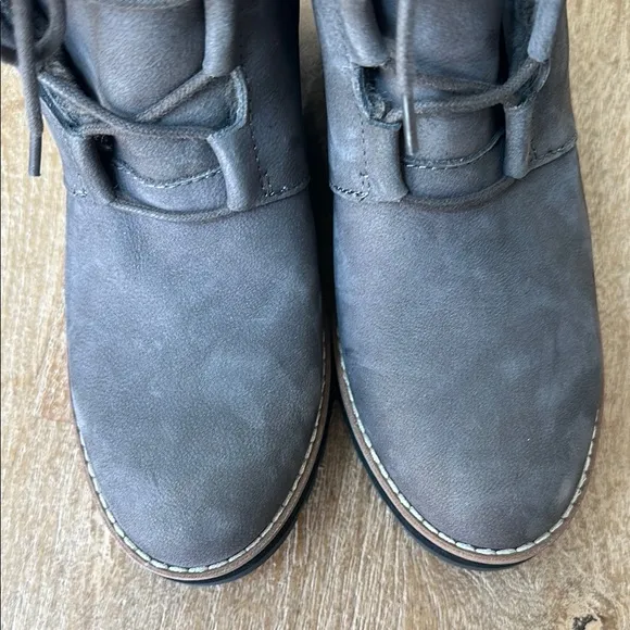 NWOT Eileen Fisher Alpine Lamb Fur Wedge Booties 8.5
