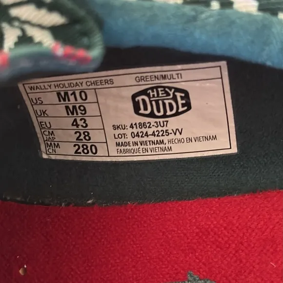 NWOT HeyDude Men’s Wally Holiday Cheers Slip-On Shoes sz 10