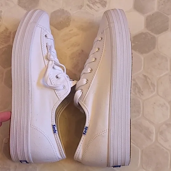 NWOT KEDS platform tennis shoes