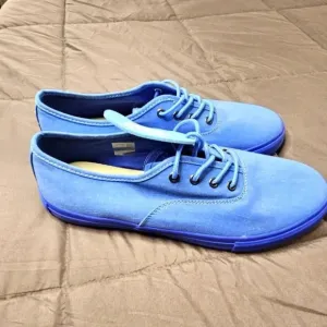 NWOT Urban Outfitters Ortholite shoes