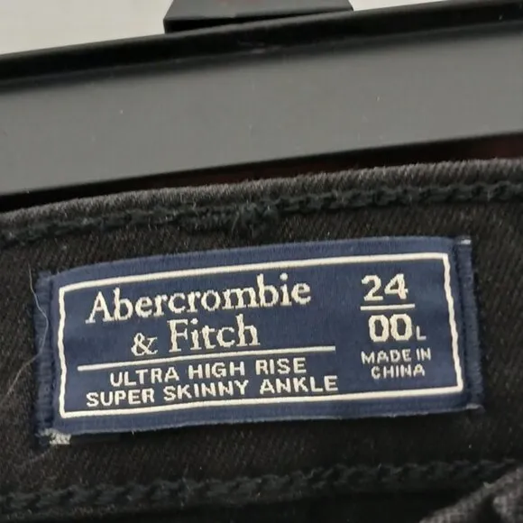 NWT Abercrombie &amp; Fitch Ultra High Rise Super Skinny Ankle Jean Size 24